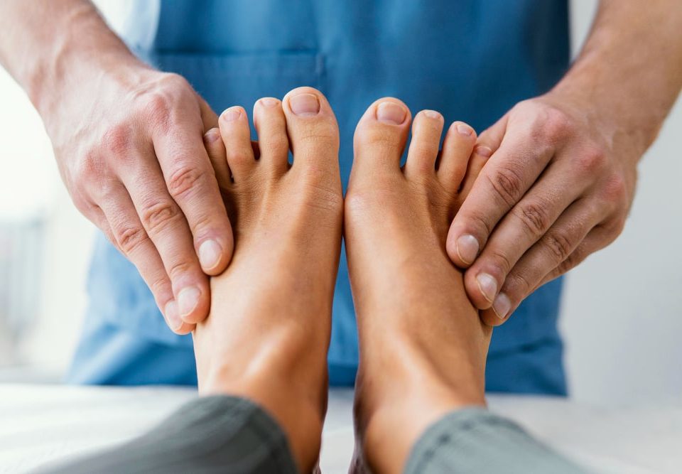 What Are the 9 Early Signs of Diabetes in the Feet?